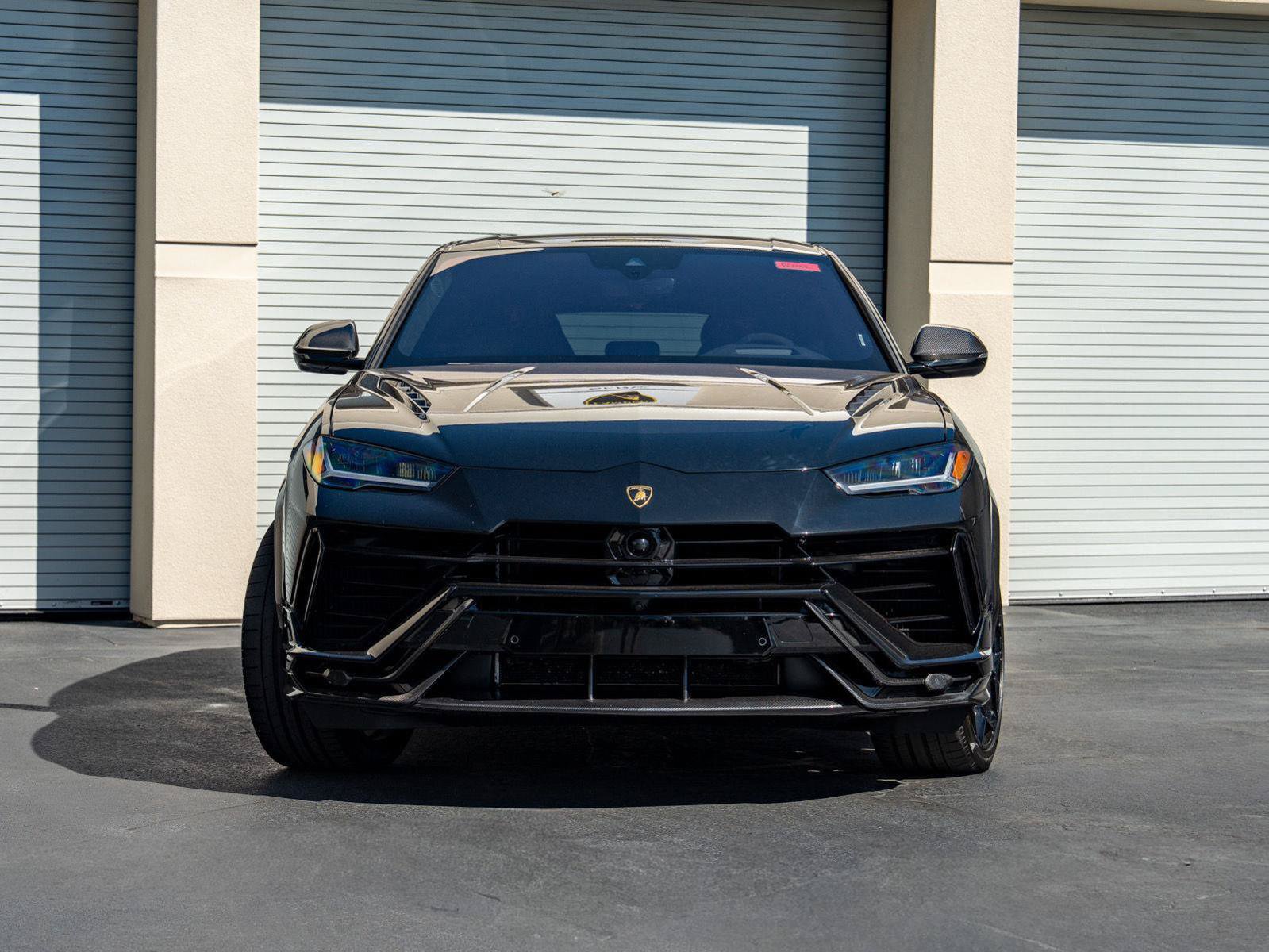 Used 2024 Lamborghini Urus Performante AWD/4WD image 2