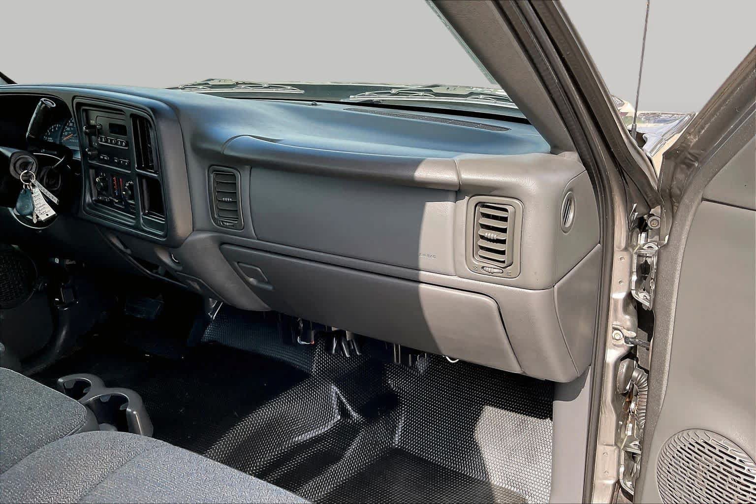 Used 2006 Chevrolet Silverado 1500 W/T RWD image 16