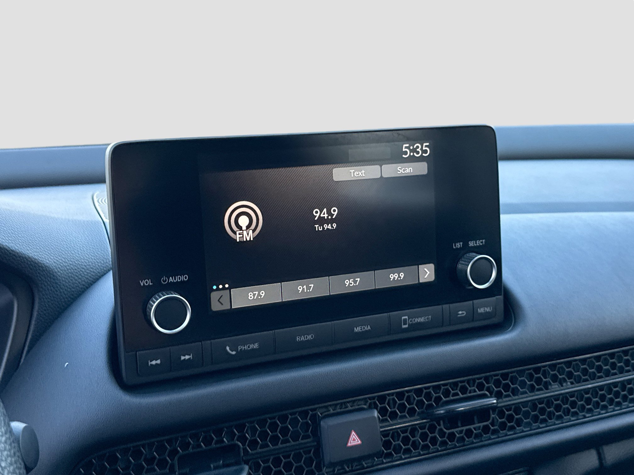 Used 2023 Honda HR-V LX image 12