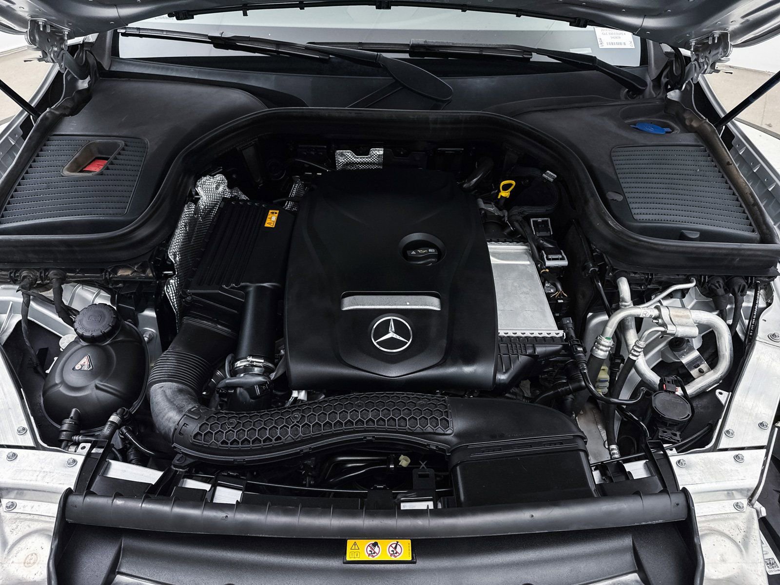 Used 2019 Mercedes-Benz GLC 300 4MATIC Coupe image 11