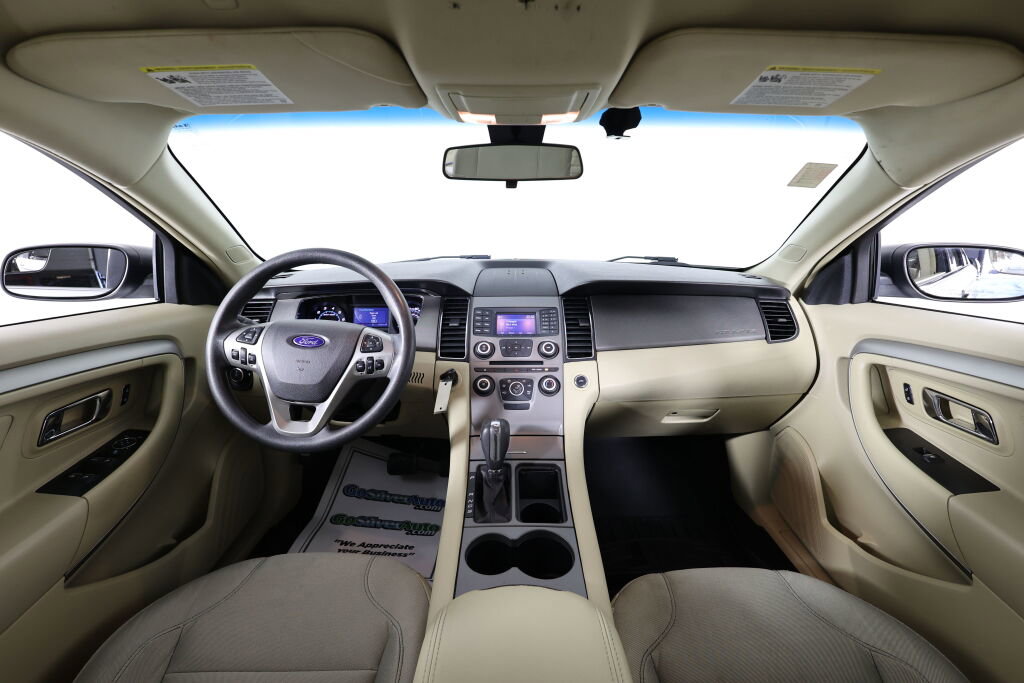 Used 2015 Ford Taurus SE image 27
