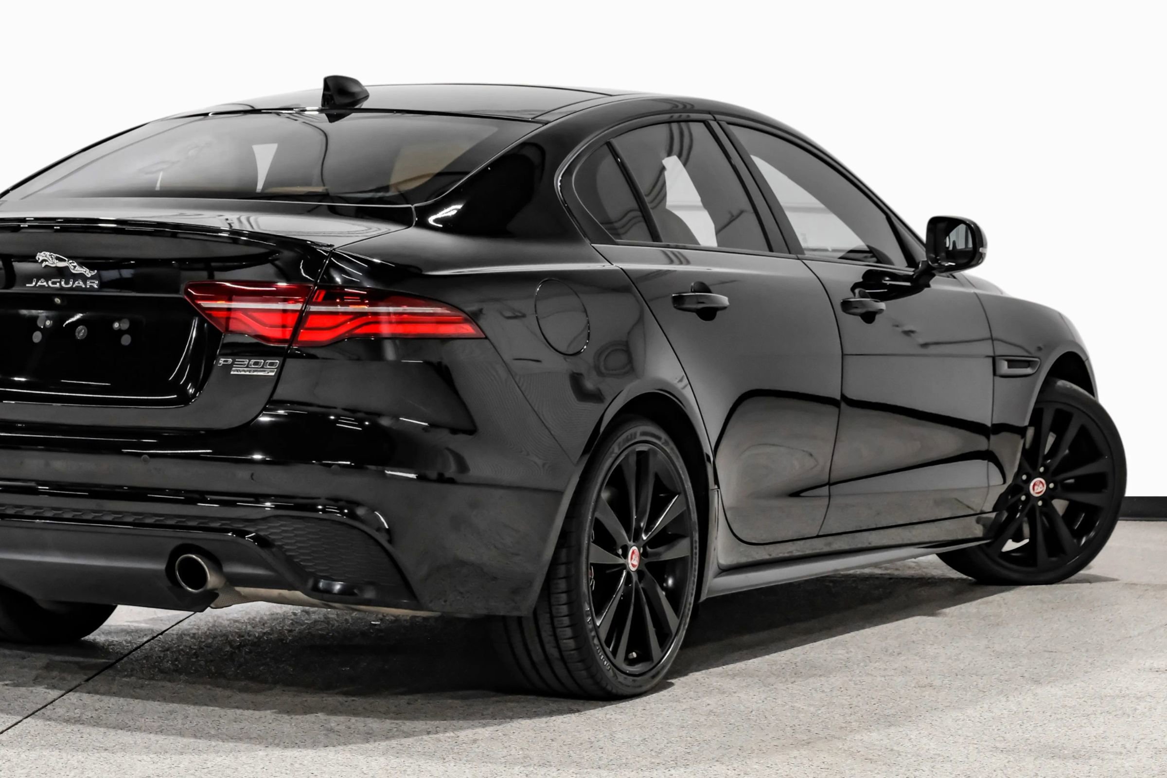 Used 2020 Jaguar XE R-Dynamic S AWD/4WD image 15