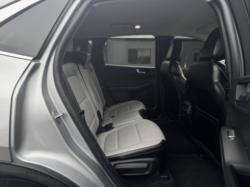 Used 2023 Ford Escape Platinum image 31