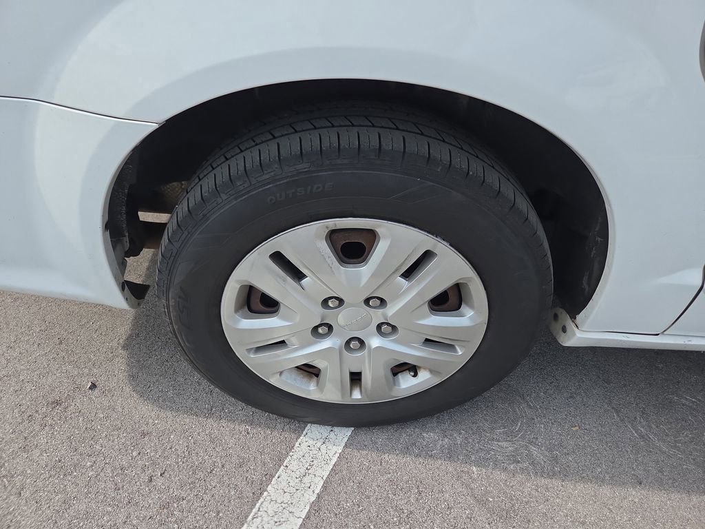 Used 2019 Dodge Grand Caravan SE w/ UConnect Hands-Free Group video 2