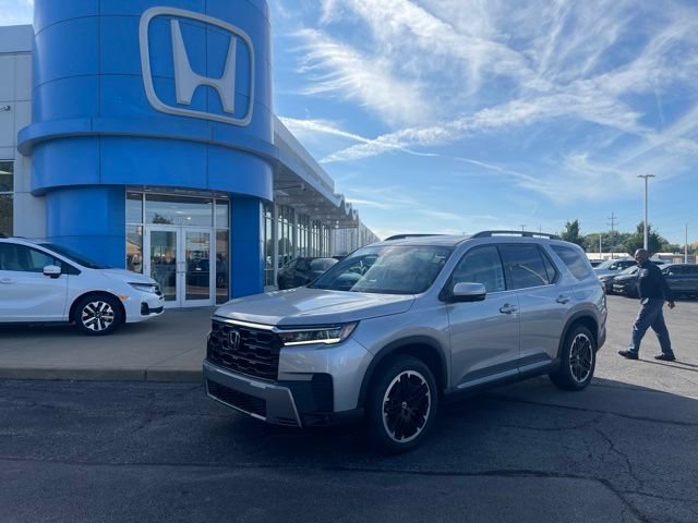 New 2026 Honda Pilot Touring image 1