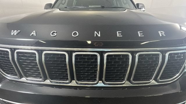 Used 2022 Jeep Wagoneer Series II AWD/4WD image 8