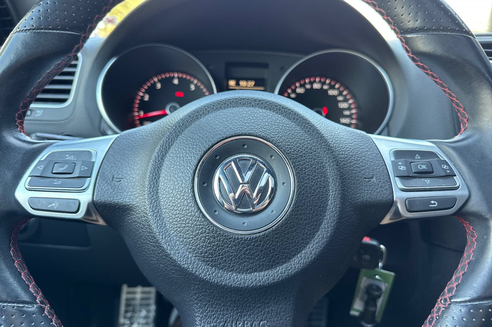 Used 2012 Volkswagen Golf 4-Door FWD image 23