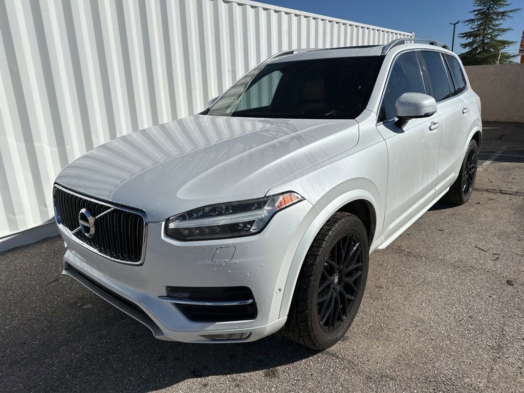 Used 2016 Volvo XC90 T6 Momentum image 2
