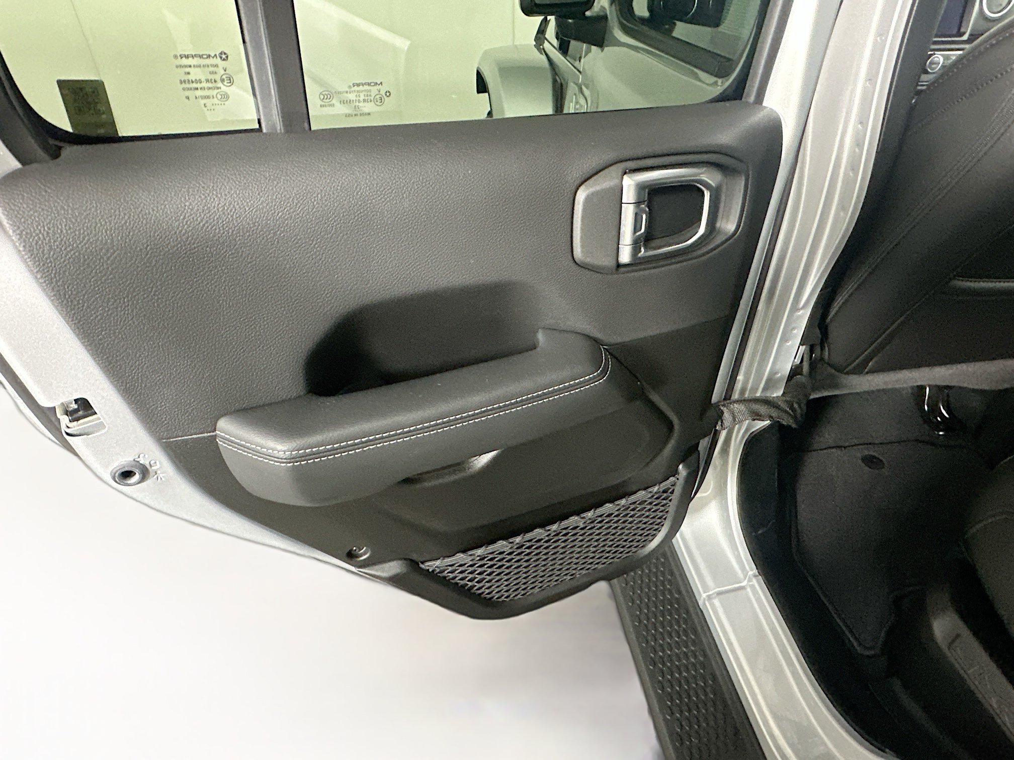 Used 2023 Jeep Wrangler Unlimited Sahara AWD/4WD image 26