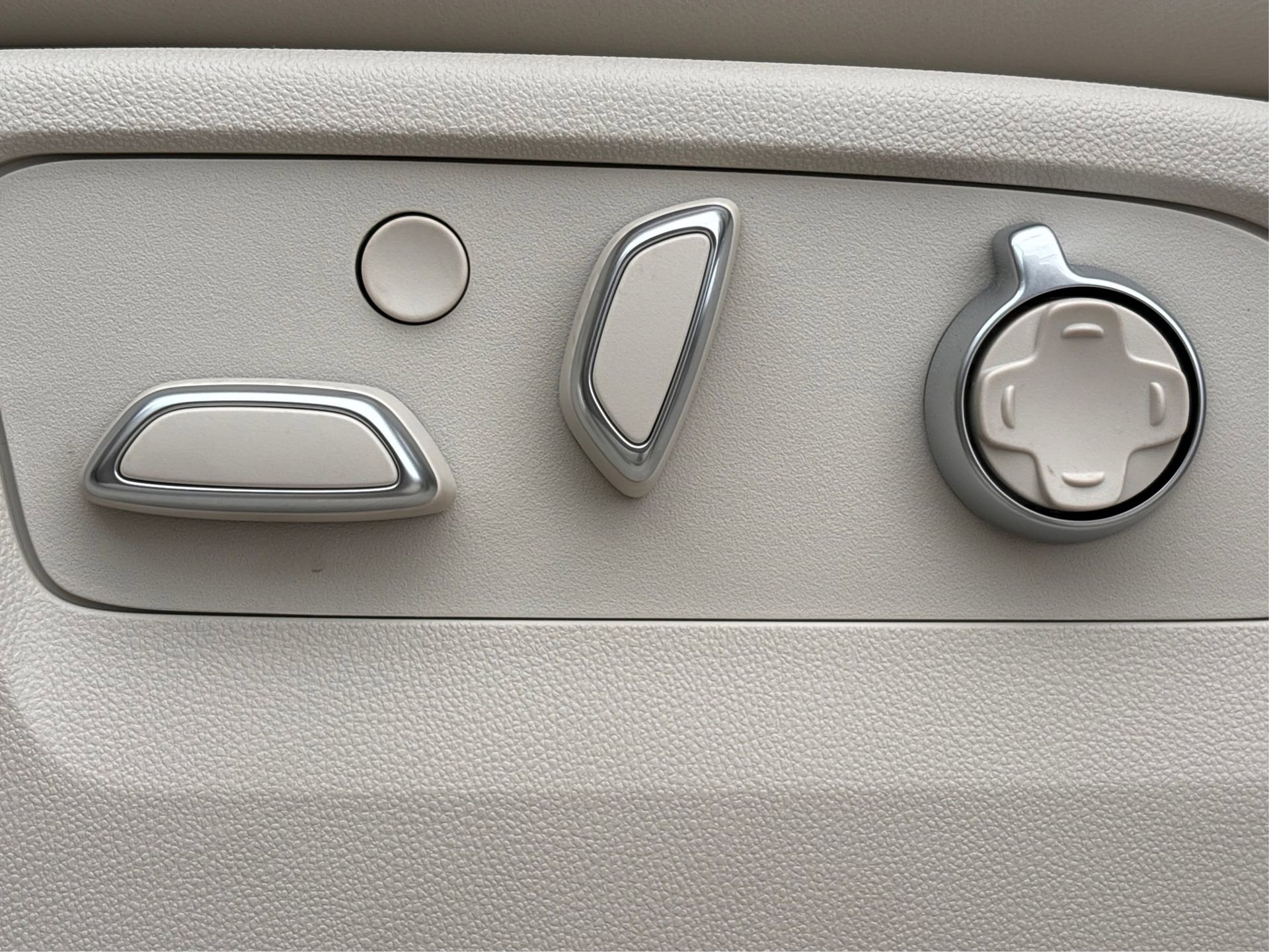 New 2025 Cadillac Escalade ESV Sport Platinum image 31