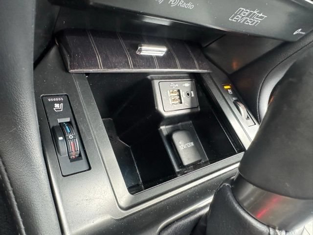 Used 2023 Lexus GX 460 Premium w/ Accessory Package AWD/4WD image 30