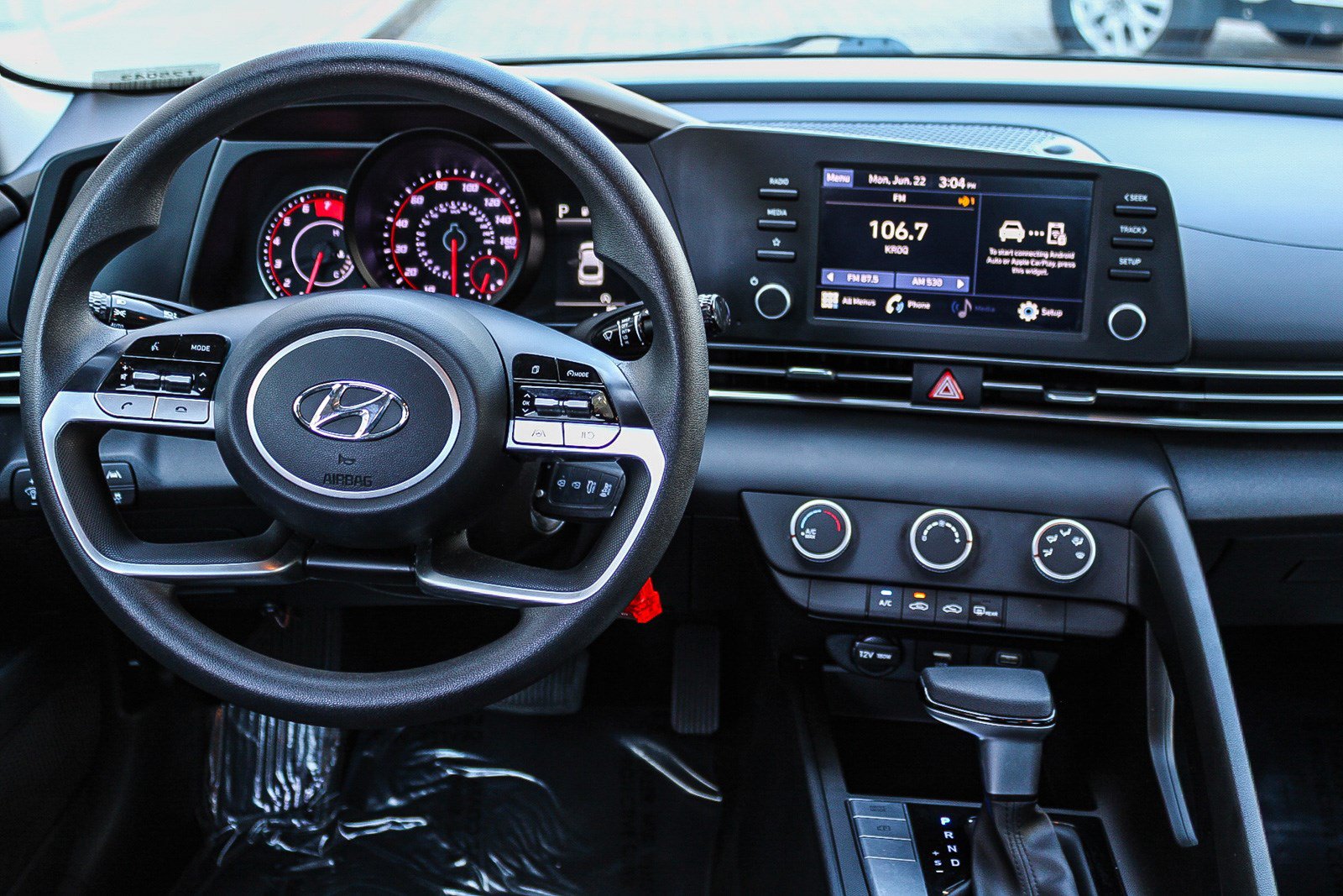 Used 2023 Hyundai Elantra SE FWD image 15