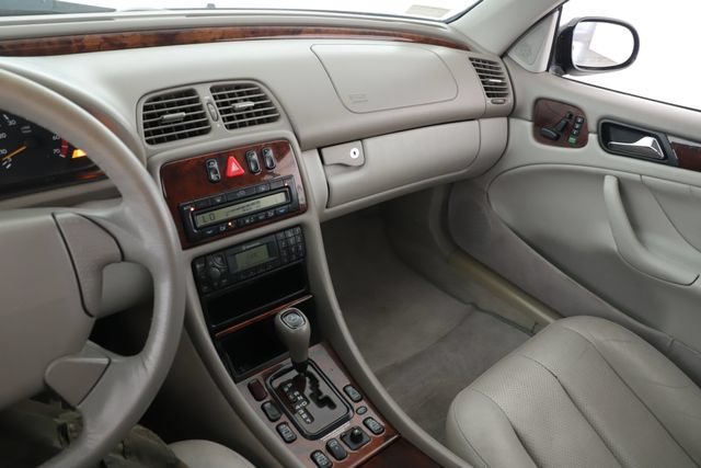 Used 1999 Mercedes-Benz CLK 320 Cabriolet image 21