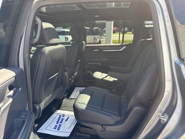 Used 2025 GMC Acadia Elevation w/ Elevation Premium Package image 15