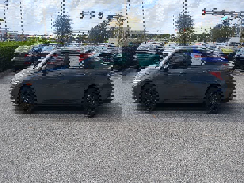 New 2026 Hyundai Elantra SEL Sport Premium image 3