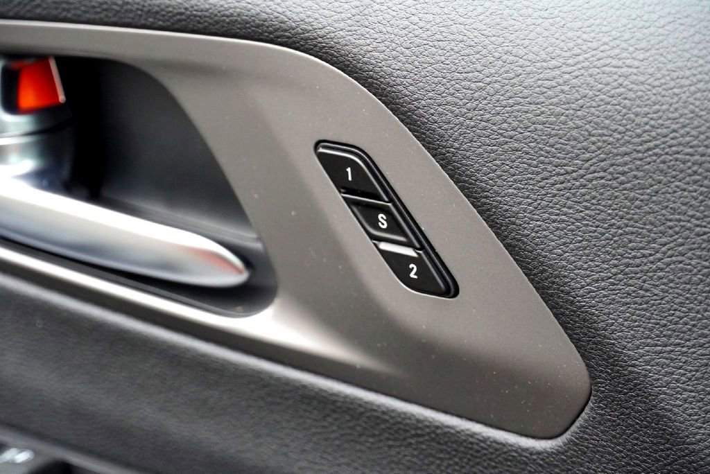 New 2026 Chrysler Pacifica Select FWD image 20