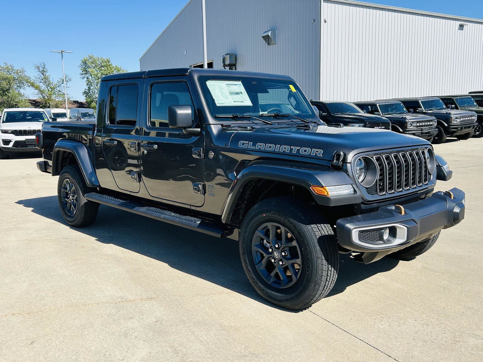 New 2026 Jeep Gladiator Sport AWD/4WD image 2