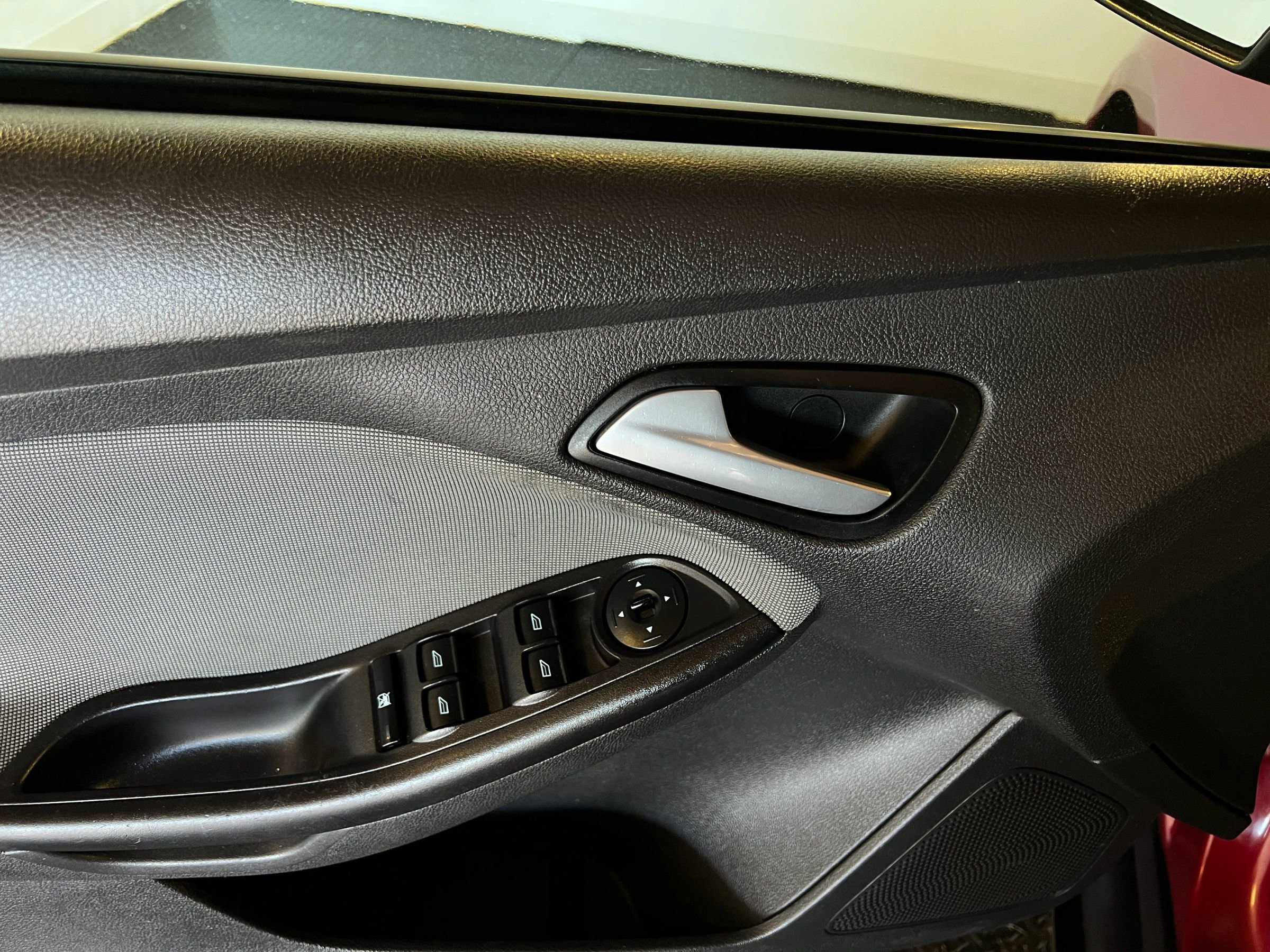 Used 2014 Ford Focus SE w/ SE Winter Package image 14