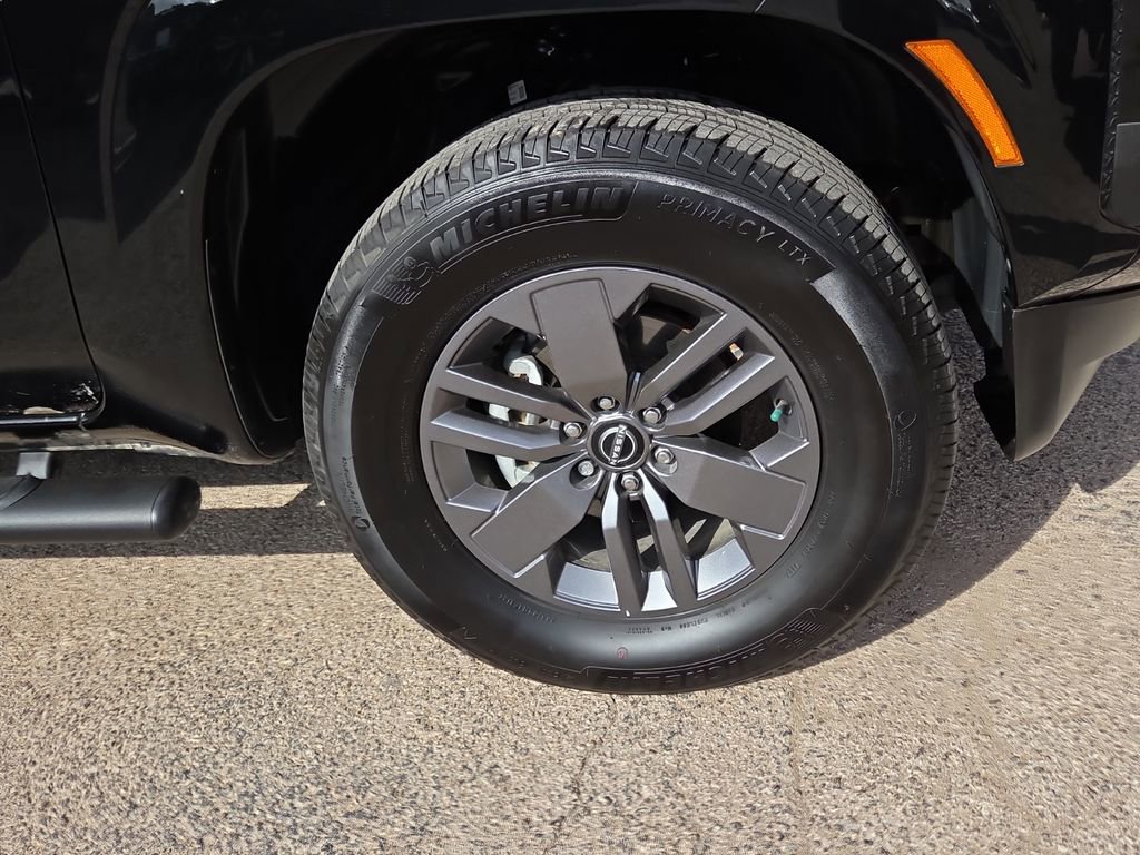 Used 2025 Nissan Frontier SV image 7