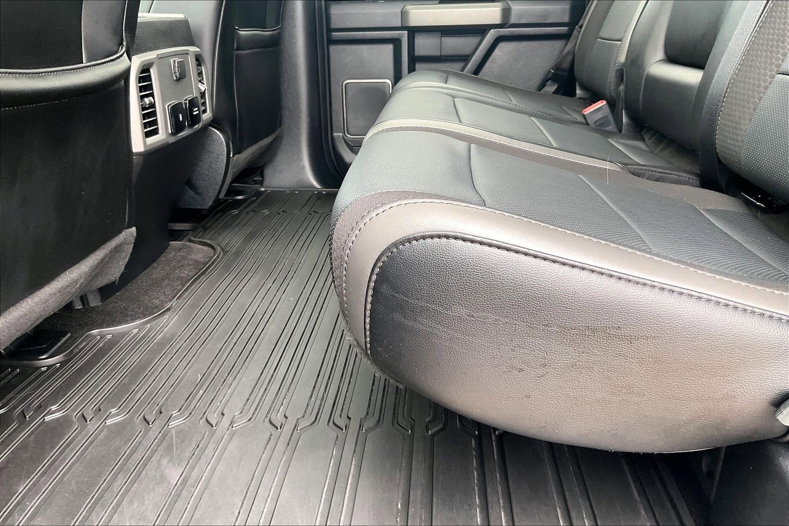 Used 2020 Ford F150 Raptor w/ Equipment Group 802A Luxury AWD/4WD image 17