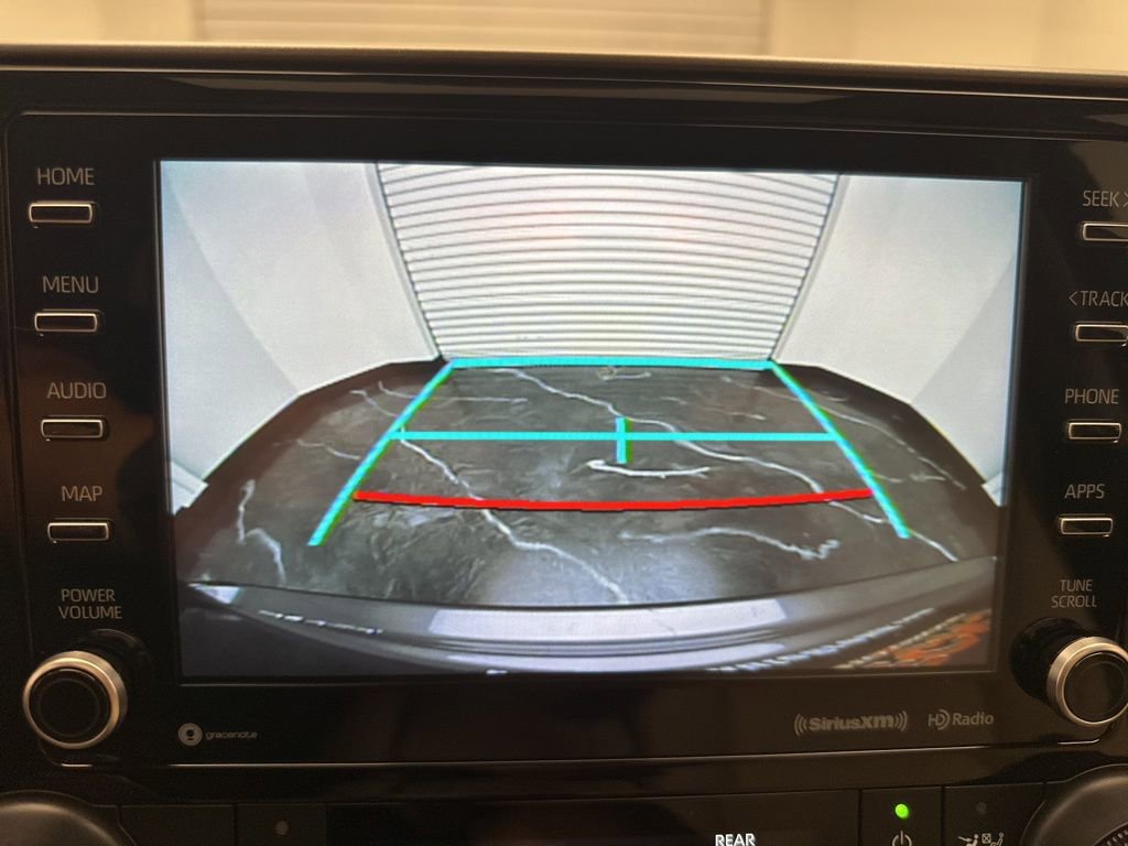 Used 2021 Toyota Highlander XLE image 25