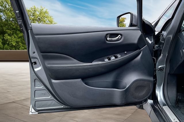Certified 2025 Nissan Leaf SV Plus FWD image 19