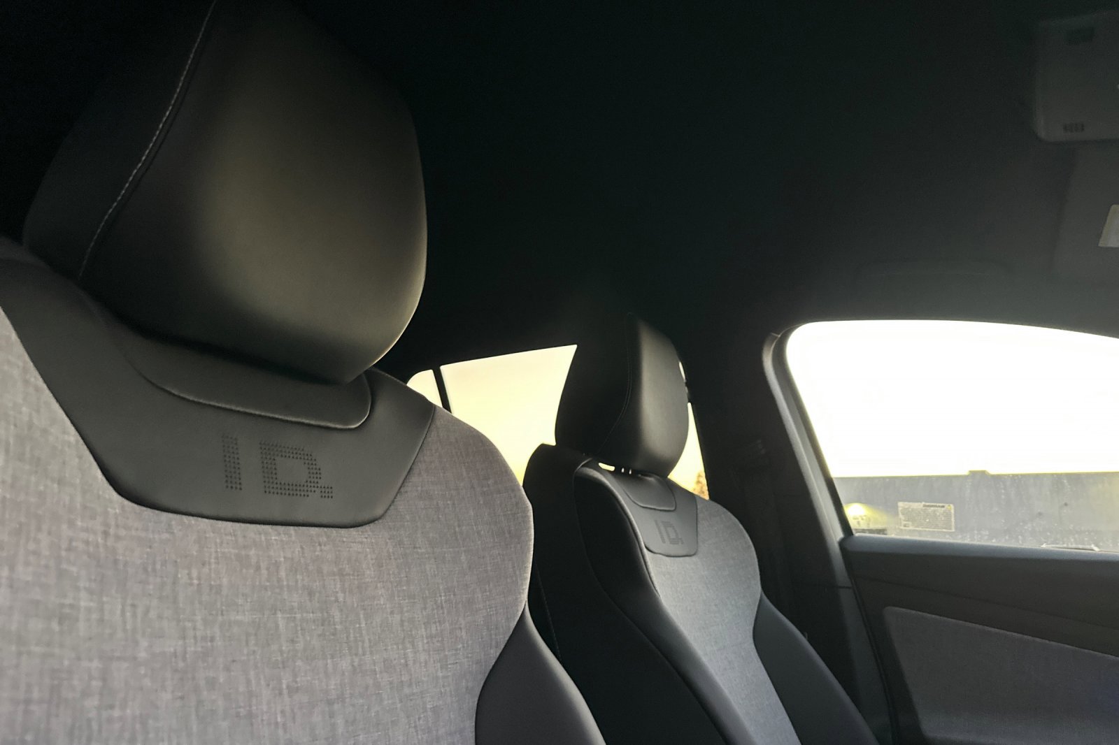 New 2026 Volkswagen ID.4 Pro image 17