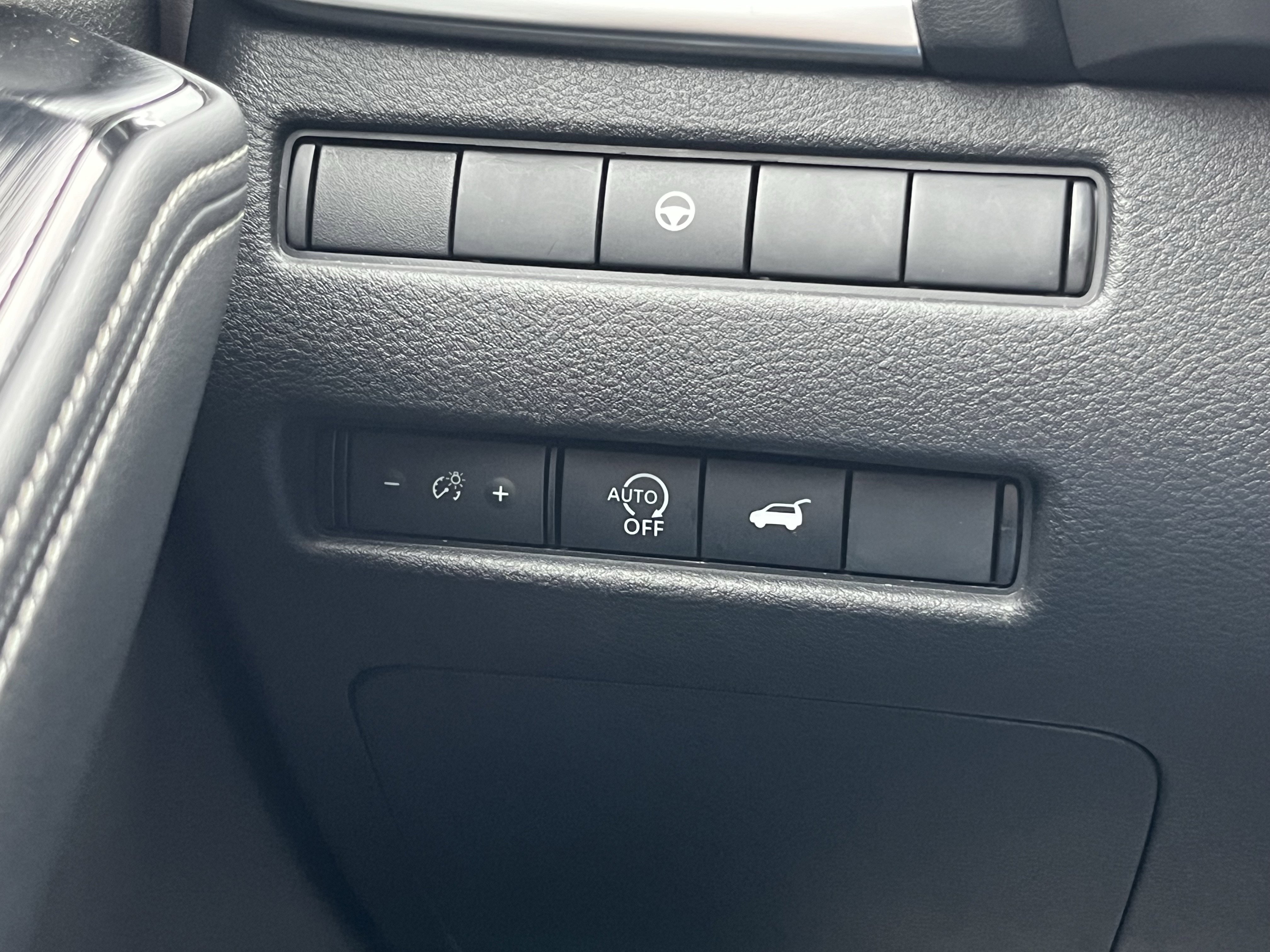 Used 2024 Nissan Rogue SL image 37