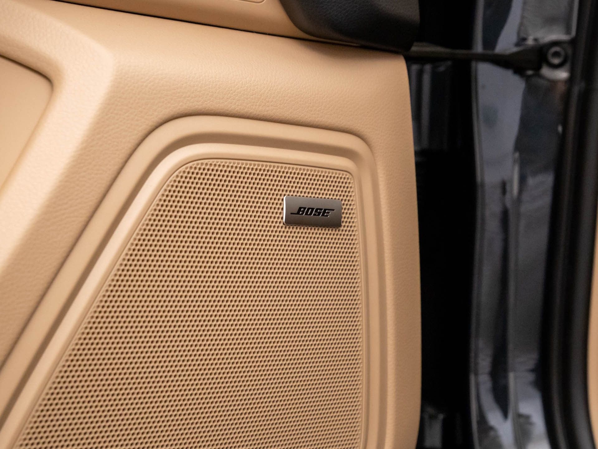 Certified 2025 Porsche Macan image 20