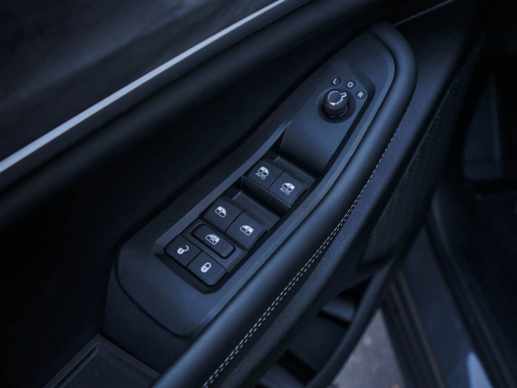 New 2025 Jeep Grand Cherokee Limited w/ Trailer Tow Package AWD/4WD image 19