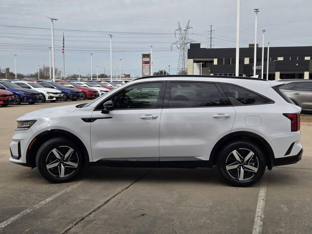 Used 2022 Kia Sorento EX w/ Panoramic Sunroof Package image 3