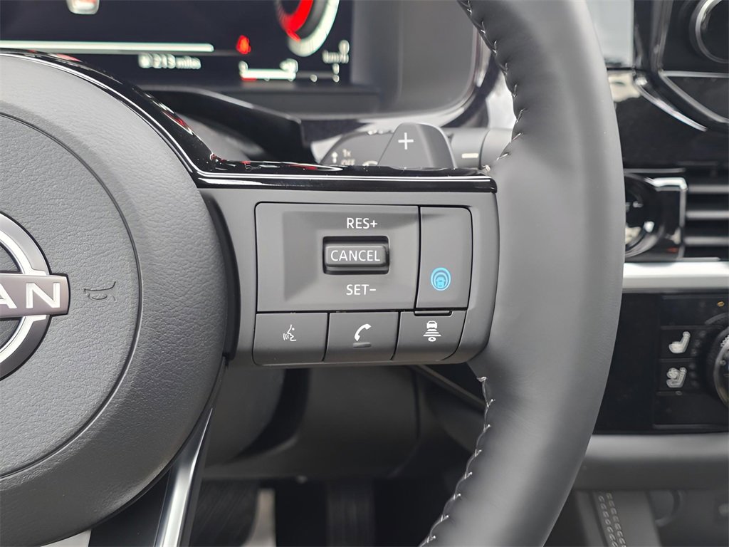 New 2025 Nissan Pathfinder Platinum image 27