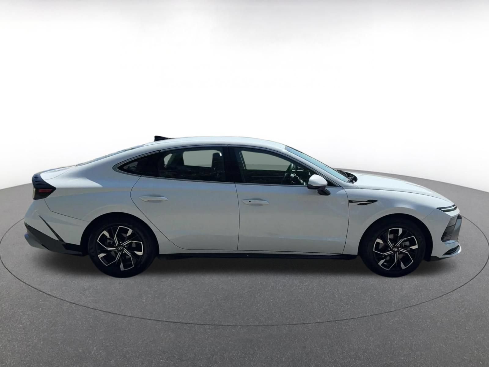 Used 2025 Hyundai Sonata SEL FWD image 16
