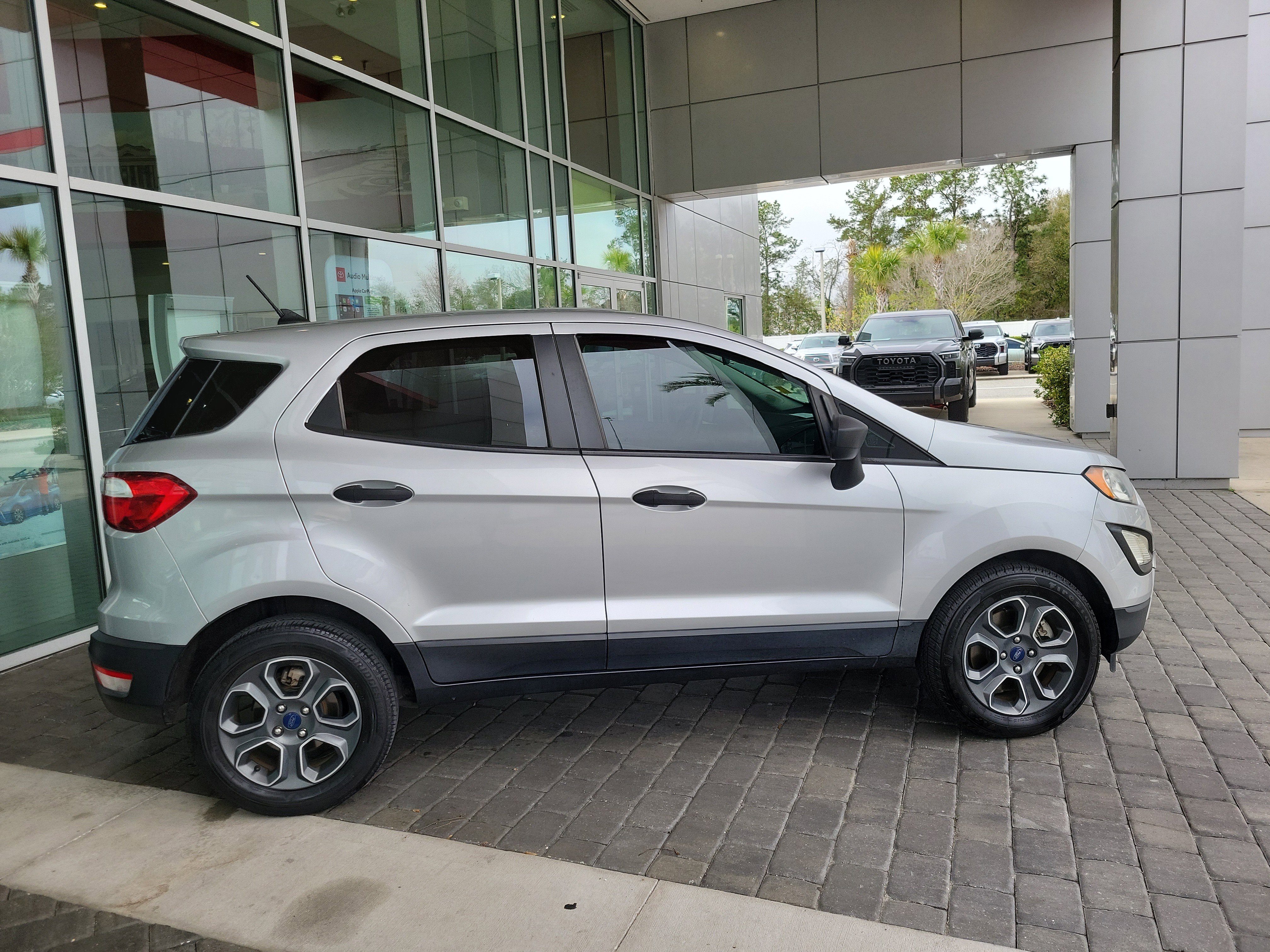 Used 2021 Ford EcoSport S image 7