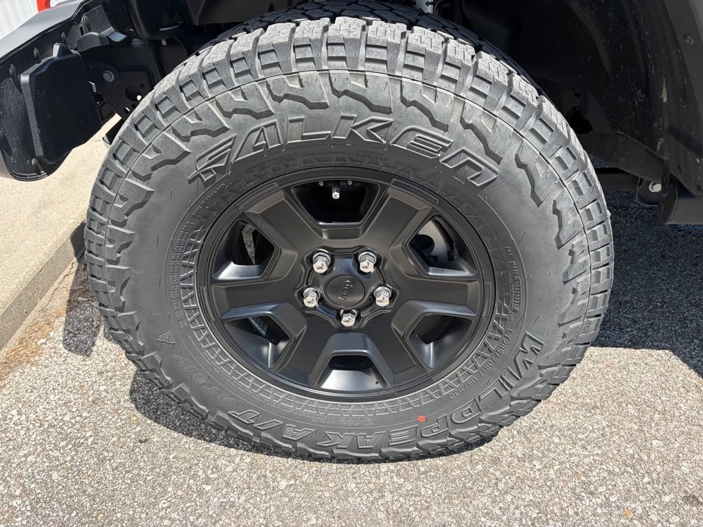 Used 2023 Jeep Gladiator Mojave w/ Cold Weather Group AWD/4WD image 44