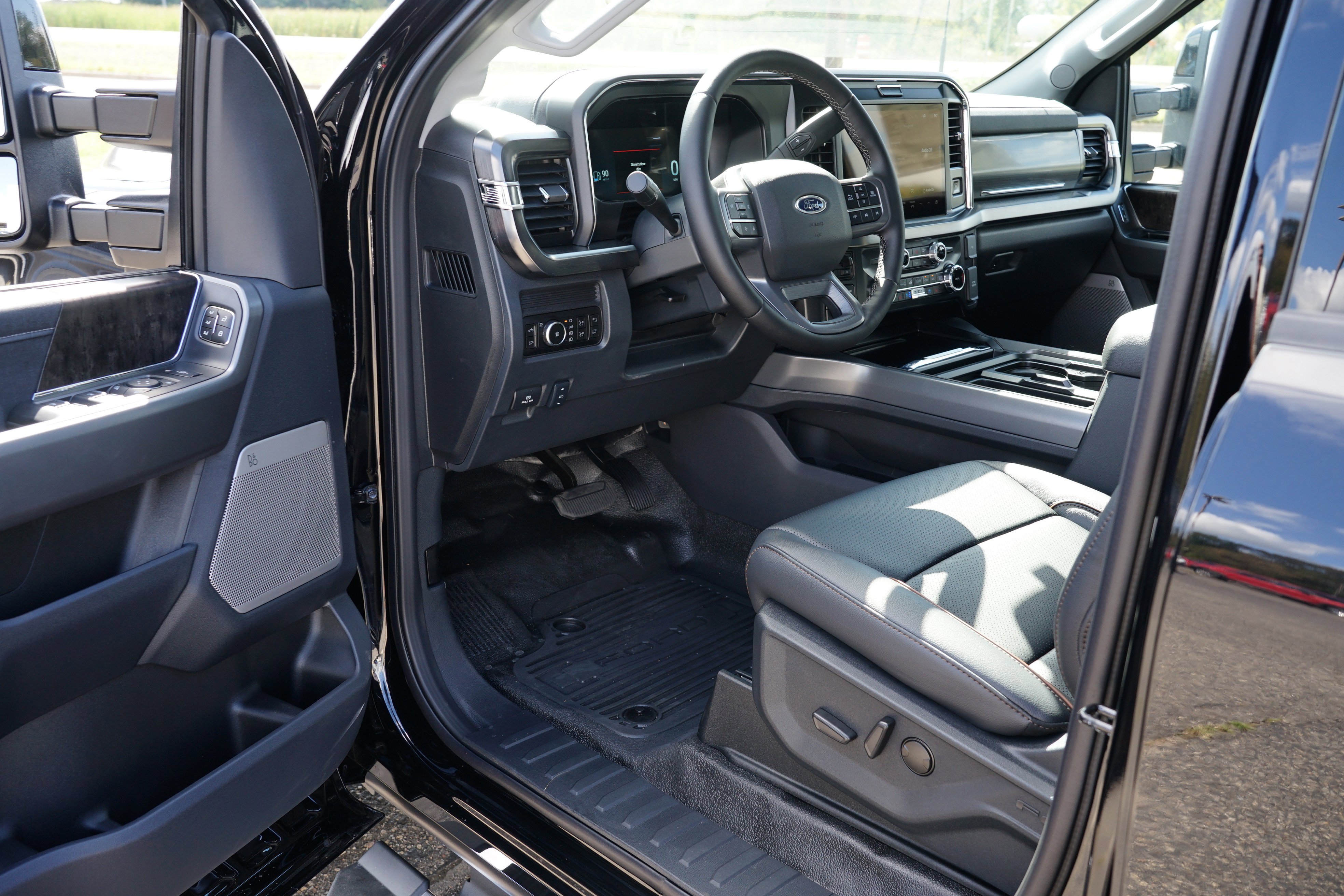 New 2026 Ford F350 Lariat image 15