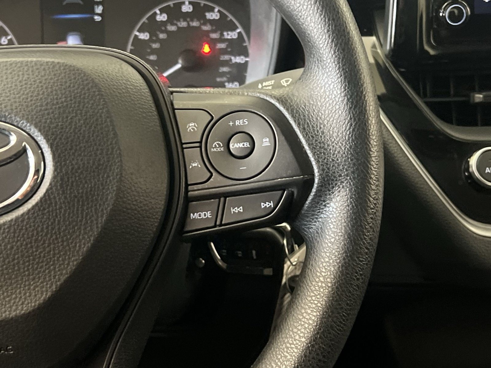 Used 2024 Toyota Corolla LE FWD image 34