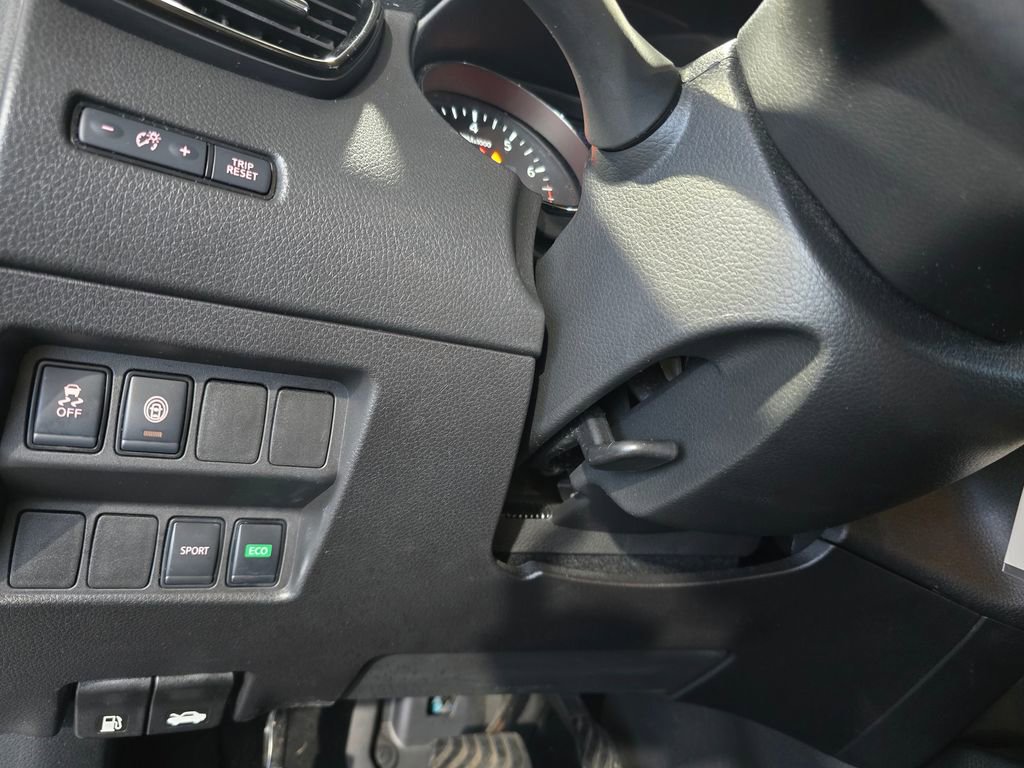 Used 2020 Nissan Rogue Sport S FWD image 14