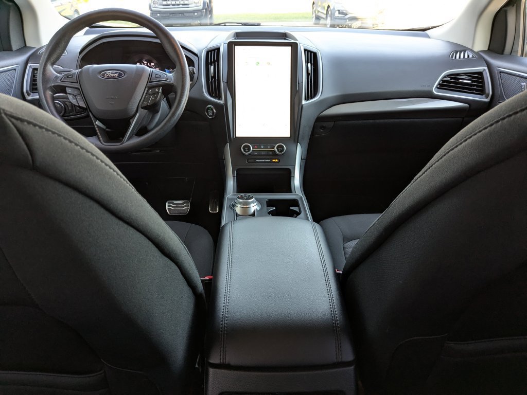Used 2024 Ford Edge SE AWD/4WD image 4