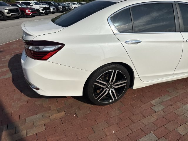 Used 2017 Honda Accord Sport Special Edition image 15