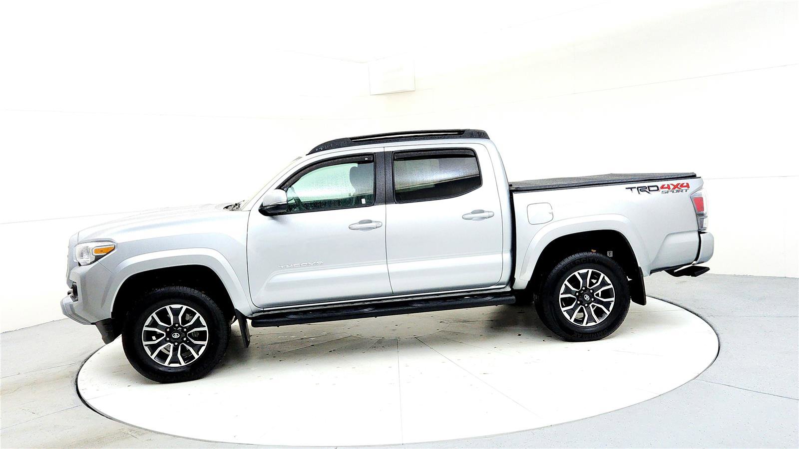 Certified 2022 Toyota Tacoma TRD Sport image 3