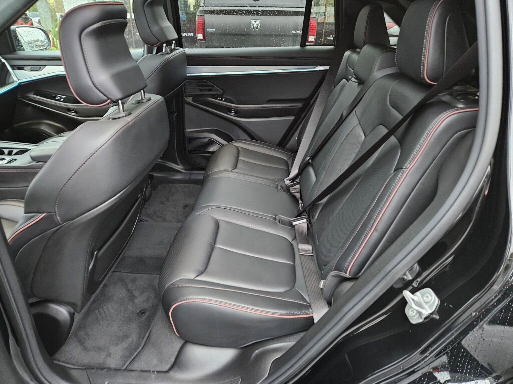 Used 2024 Jeep Wagoneer Launch Edition image 16