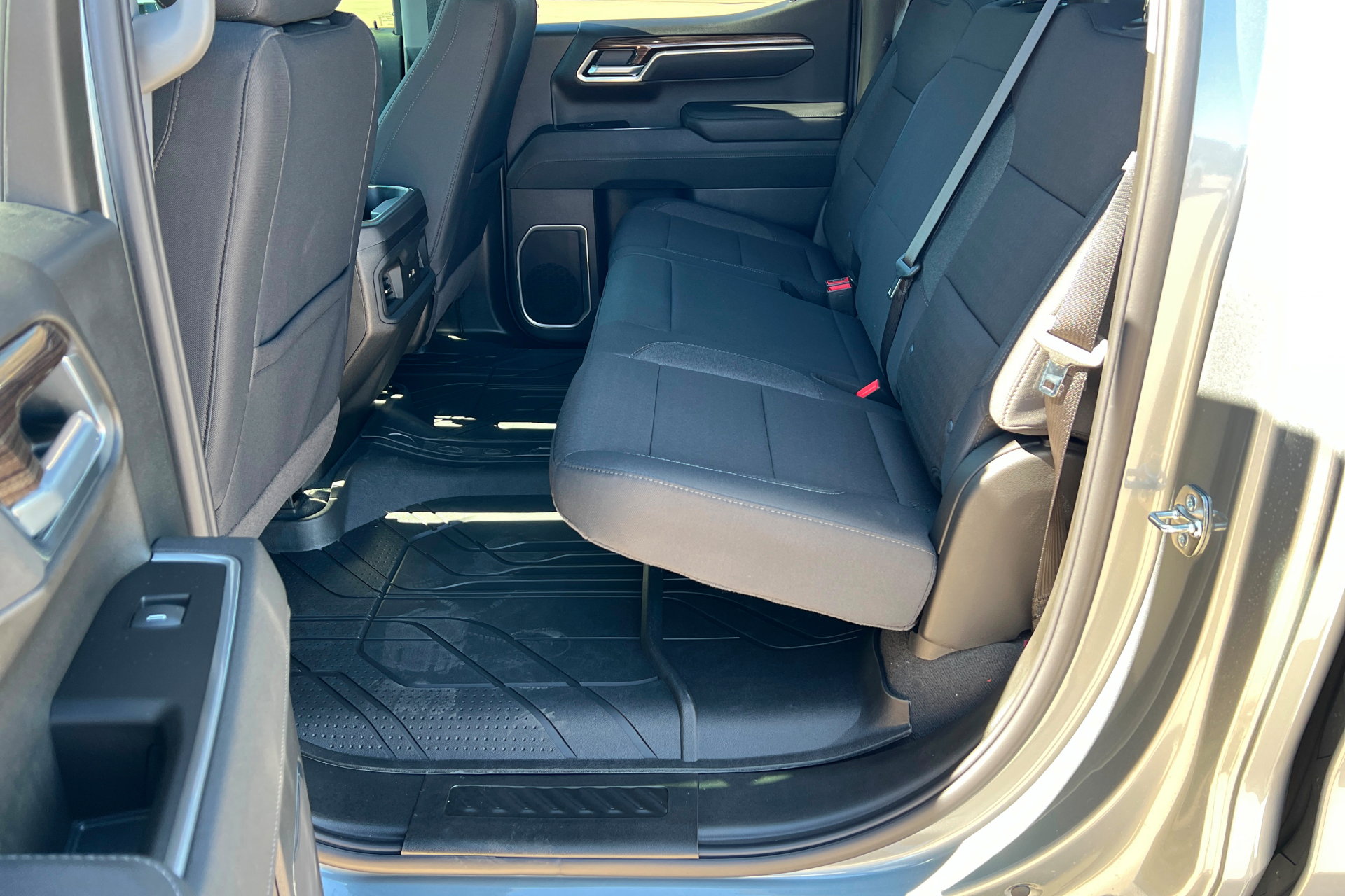 New 2026 Chevrolet Silverado 1500 RST w/ Redline Edition AWD/4WD image 22