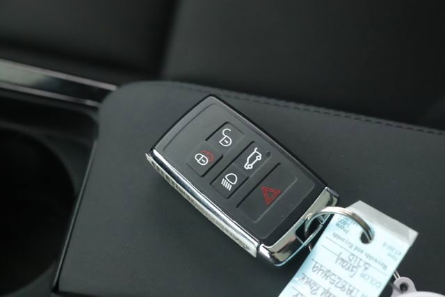 Used 2026 Land Rover Range Rover Velar Dynamic SE AWD/4WD image 21