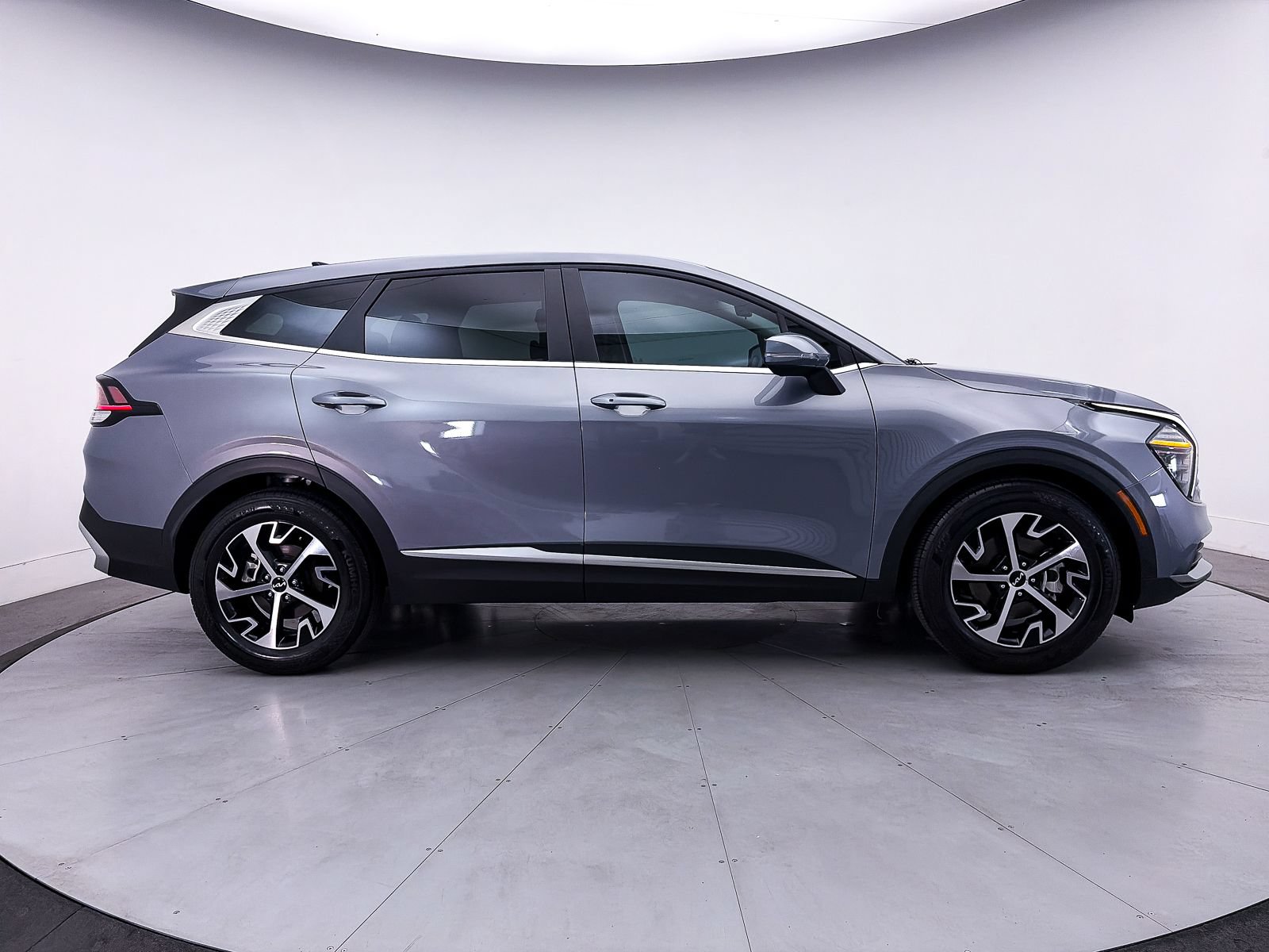Used 2024 Kia Sportage EX FWD image 40