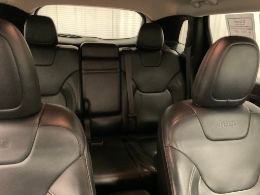 Used 2016 Jeep Cherokee Limited image 31