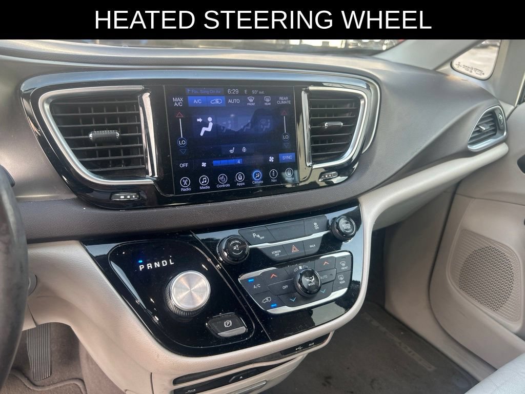 Used 2017 Chrysler Pacifica Touring-L Plus FWD image 13