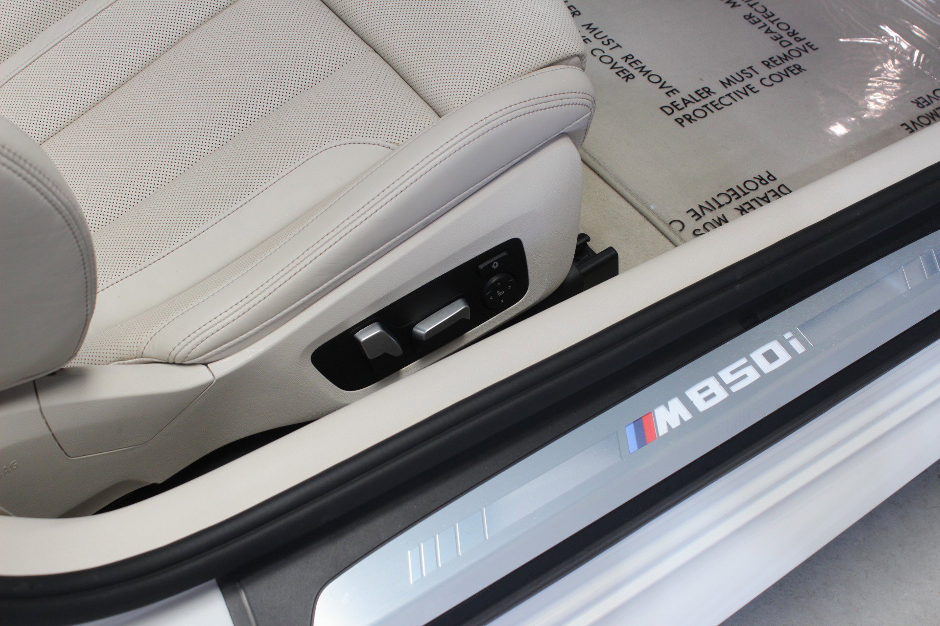 Used 2022 BMW M850i xDrive Convertible w/ M Carbon Exterior Package AWD/4WD image 53