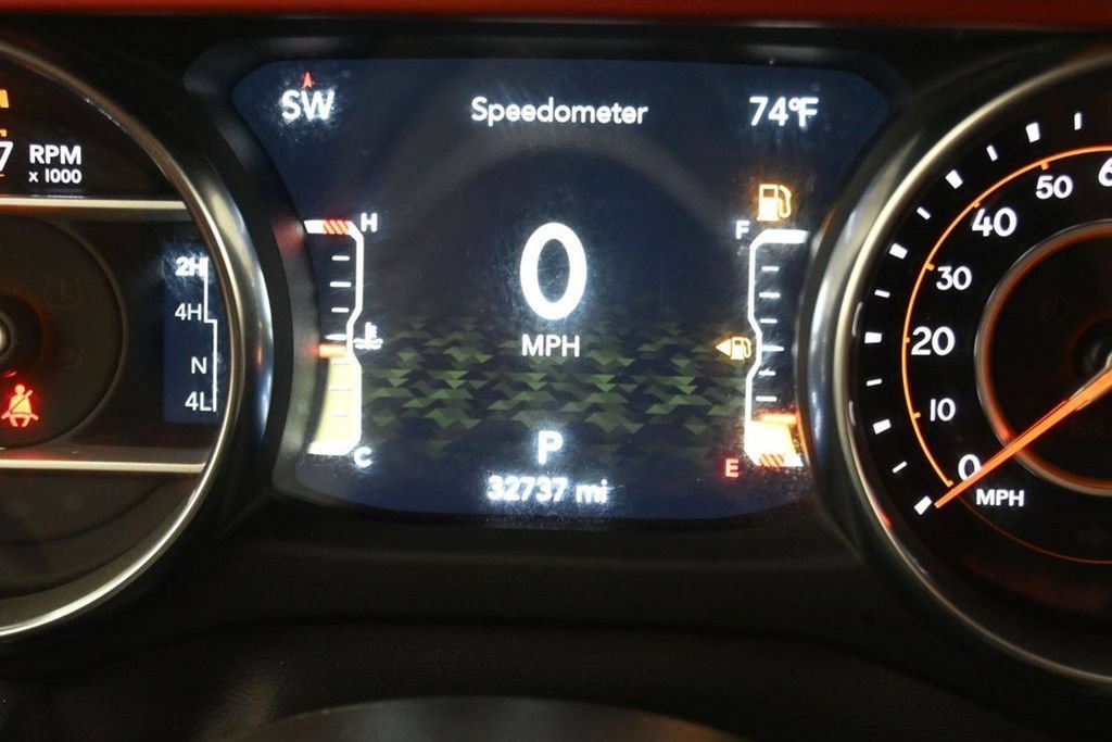 Used 2023 Jeep Gladiator Rubicon AWD/4WD image 19