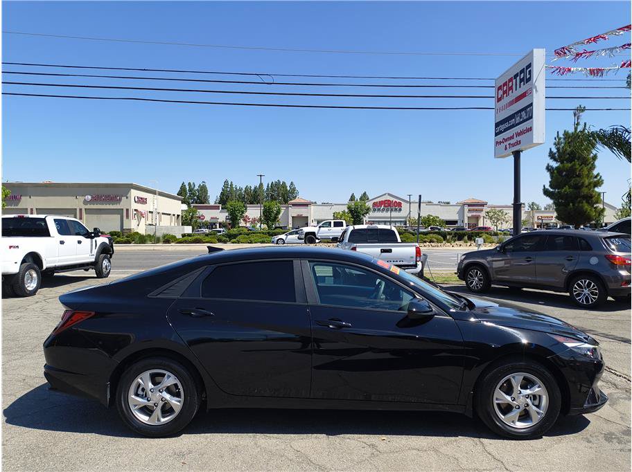 Used 2023 Hyundai Elantra SE FWD image 4